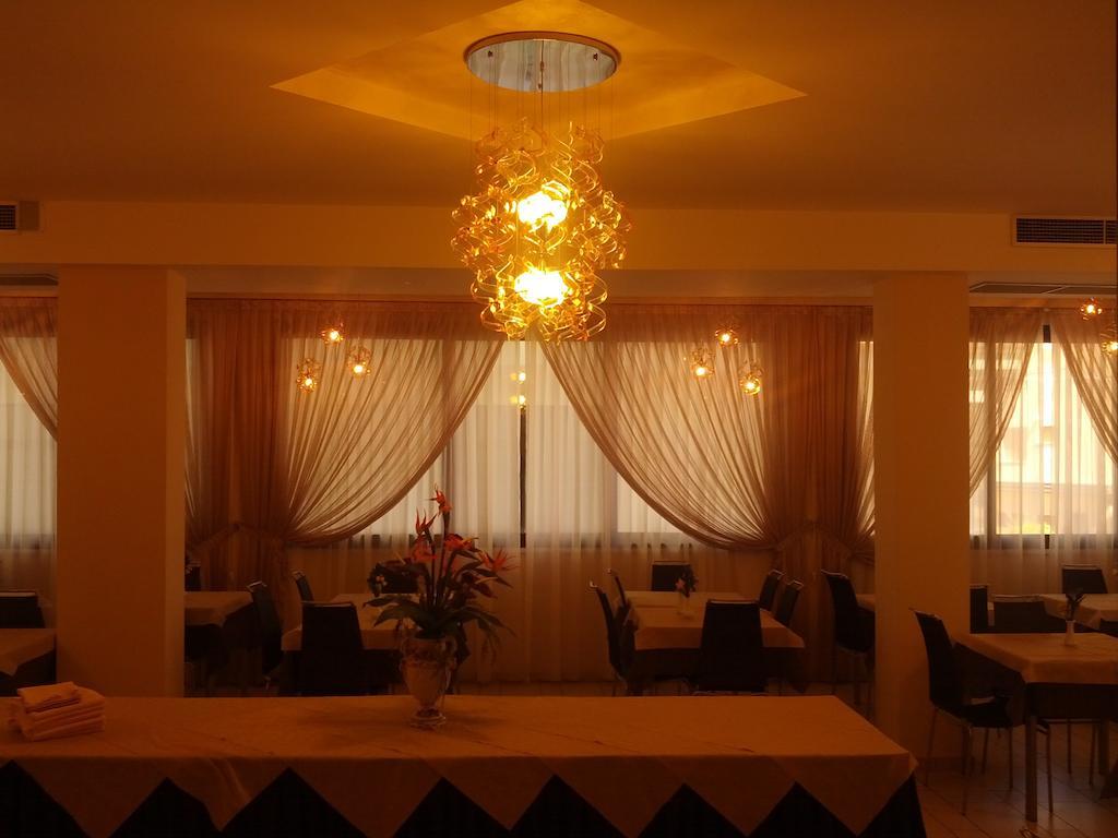 Hotel Abel & Residence Cesenatico Extérieur photo
