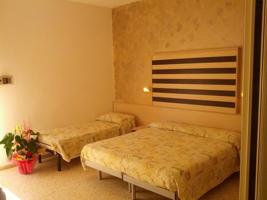 Hotel Abel & Residence Cesenatico Chambre photo